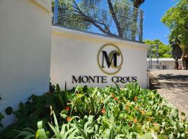 Monte Crous Hotel, Restaurant and Venue: Vanderkloof şehrinde bir otel
