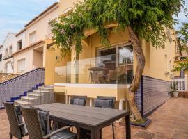 3 Bedroom Gorgeous Home In Aguadulce, hotel in El Campillo del Moro