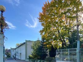 Hostel Iveda, hotel in Świebodzin