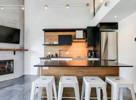 Condo moderne, escapade vacance, vue sur montagnes, ξενοδοχείο στο Μοντ Τρεμπλάν