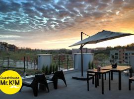 Incheon Airport Mr Kim Guest House, hotel i Incheon