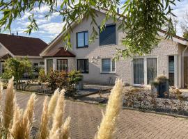 Cozy Home In Stavenisse With Sauna, hôtel à Stavenisse