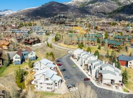 Sunburst Condominiums, hotel en Steamboat Springs