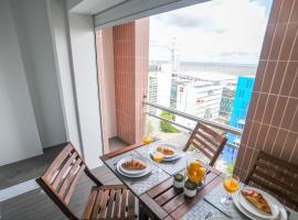 ホテル写真: Top Duplex Apartment - 4 Bedrooms & Garage