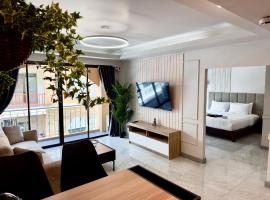 Grand Orlov Apart Hotel, hotel em Praia de Patong