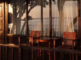 Sylvia Beach Villa, hotel in Labuan Bajo