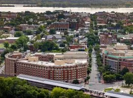 Hilton Alexandria Old Town