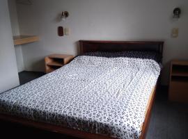 Alojamiento Avellaneda, hotel in Rosario