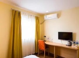 Home Inn Shanghai Jin'gao Road North Yanggao Road Metro Station