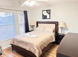 Near Disney cozy quiet place can stay up to 4 people, hôtel à Orlando