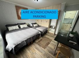 Departamento Studio - Carrera - Factura - Central - Empresas - Parking - Wifi - Aire acondicionado, ξενοδοχείο σε Chillan