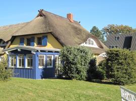 Ferienwohnungen Reetwinkel in Wieck, hotel in Wieck