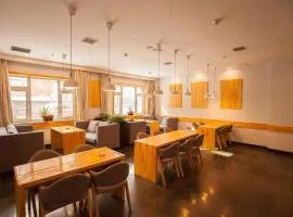 7 Days Premium· Zhoushuizi Airport Wal-Mart