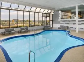 Delta Hotels by Marriott Edmonton South Conference Centre