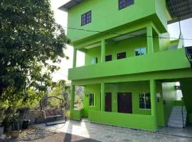OYO 90462 Padang Besar Green Inn