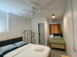 5 Minutes Airport Lodge, hotel in Kampong Patagas