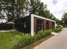 Tiny House 'De Dennenhut', hotel in Voorthuizen