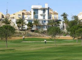 A picture of the hotel: 01 Loft Alenda Golf