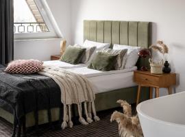 OBERŻA POD RÓŻĄ restauracja, sauny, jacuzzi, Hotel in Nowy Targ