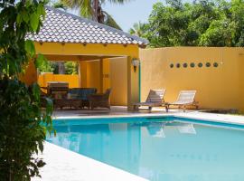 Landhuis Francia, hotel in Willemstad