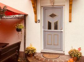 Pension auf dem Pferdehof Gut Greppin - mit WLAN, Sitzecke, Garten & kostenlosem Parken, hotell sihtkohas Greppin