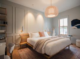 St. James Social, Hotel in Bayfield
