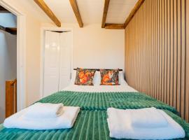 Cosy Cottage-tiny house, hotel in Kendal