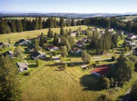 Reka-Feriendorf Montfaucon, hotel in Montfaucon