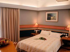 Ξενδοχείο Σαμαράς, ξενοδοχείο στη Λαμία