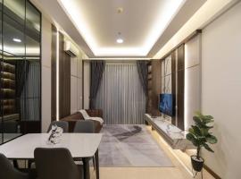 2BR Luxury Condo with 10Ha garden di Marigold BSD, hotell sihtkohas Lengkong-kulon