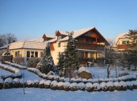 A picture of the hotel: Urlaubspension 'Hohes Rott' und Apartmenthaus
