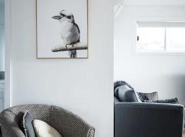 Orion Beach Cottage B - Jervis Bay, hotel in Vincentia