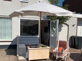 Hello Noordwijk - Familiehuis Quarles van Uffordstraat 77, hotel v destinaci Noordwijk aan Zee