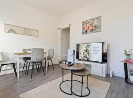 Little John of Robin Hood's Place II PS5 II Foosball Table, hotel in Nottingham