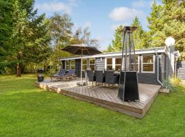 Three-Bedroom Holiday Home In Vaggerlose, hotel in Marielyst