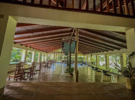 Ventanas en Corcovado, hotel in Dos Brazos