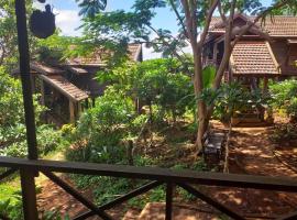 Garden View Lodge & Jungle Tour, ξενοδοχείο σε Phumĭ Pôy