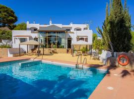 Family Agua Amarga, hotel in Agua Amarga