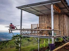 ดอยสะโง้วิวโฮมสเตย์บ้านริมผา,位于清盛的酒店