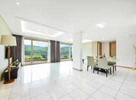 Gapyeong Club Fish Villas Pension, Hotel in Gapyeong