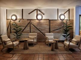 Hospedium Hotel La Fuente, hotel in Candelario