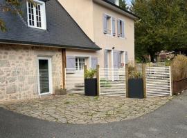 Chez mémé, hotel in Ussel