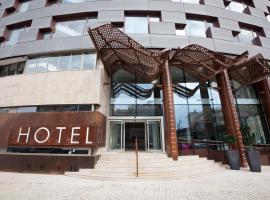 Hotel MasMonzon, hotell i Monzón