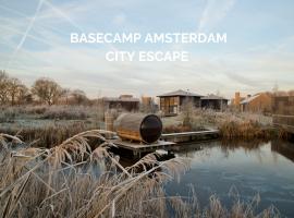 Basecamp Amsterdam, hotel in Amsterdam