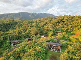 Ecolirios Boutique Hotel & Villas, hotel in Guácimo