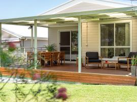 Basin Breeze Retreat,位于St Georges Basin的酒店