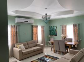 A home away from home, hotel v destinaci Orange Hill