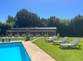 Constantia Winelands Lodge, Hotel in Constantia