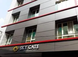 SKY GATE HOTEL Near Apollo MAIN, Women's & Children's US Consulate Sankara Netralaya Goethe Institute PrestigePalladium Shastri Bhavan Senmozhi Poonga Raj Ratnam Stadium TAJ Coromandal India Oil Bhavan Dr Mohan's Diabetics VAC Chennai