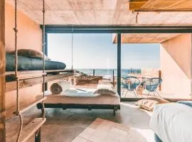 Noah Surf House Portugal